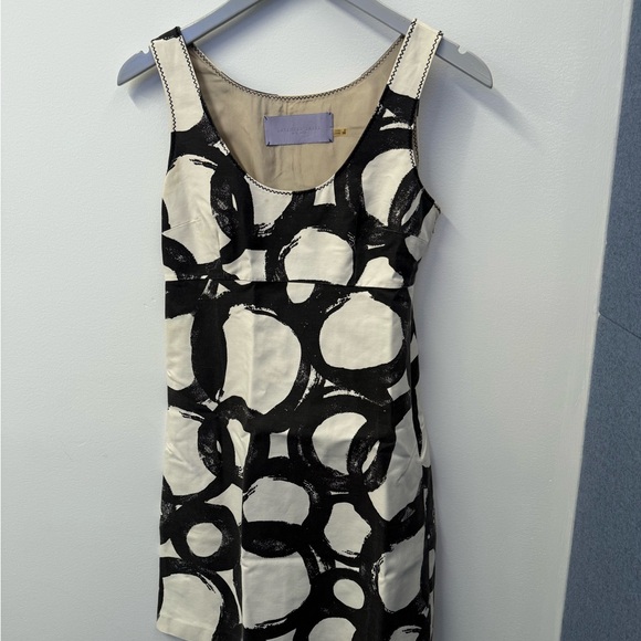 Vera Wang Lavender Label Dresses & Skirts - Vera Wang Lavender Label Black and White Midi Dress